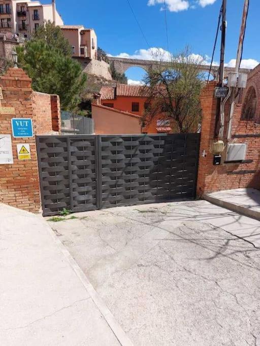 特鲁埃尔La Buhardilla. Aparcamiento Exterior Privado公寓 外观 照片