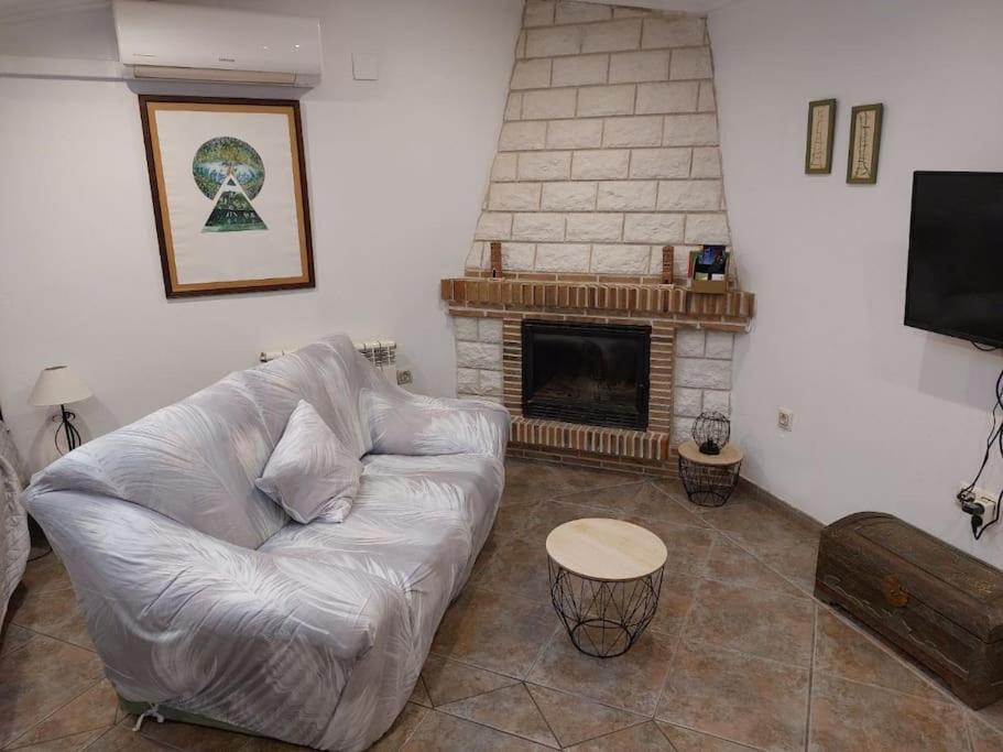 特鲁埃尔La Buhardilla. Aparcamiento Exterior Privado公寓 外观 照片
