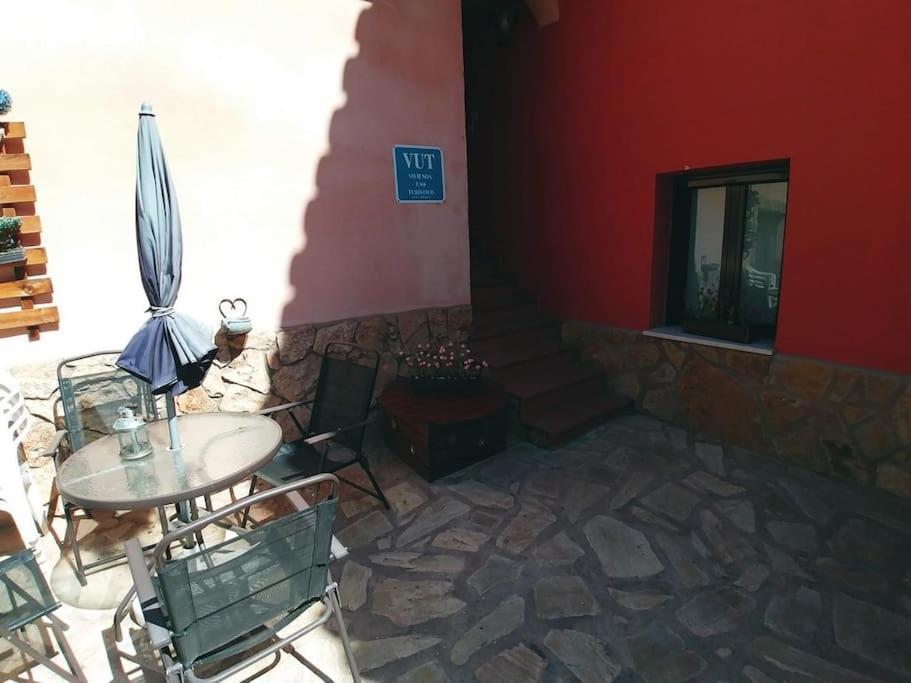 特鲁埃尔La Buhardilla. Aparcamiento Exterior Privado公寓 外观 照片
